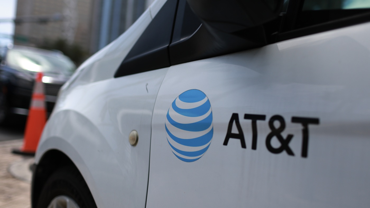 东南部 1.7 万名 AT&T 员工因合同谈判而罢工