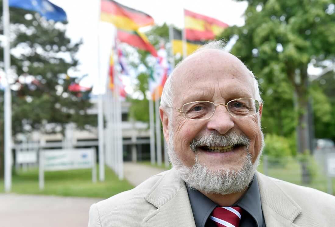 丹麦汤姆·霍伊姆（Danish Tom Hoyem），2014年5月9日在德国卡尔斯鲁厄（Karlsruhe）的欧洲学校主任。