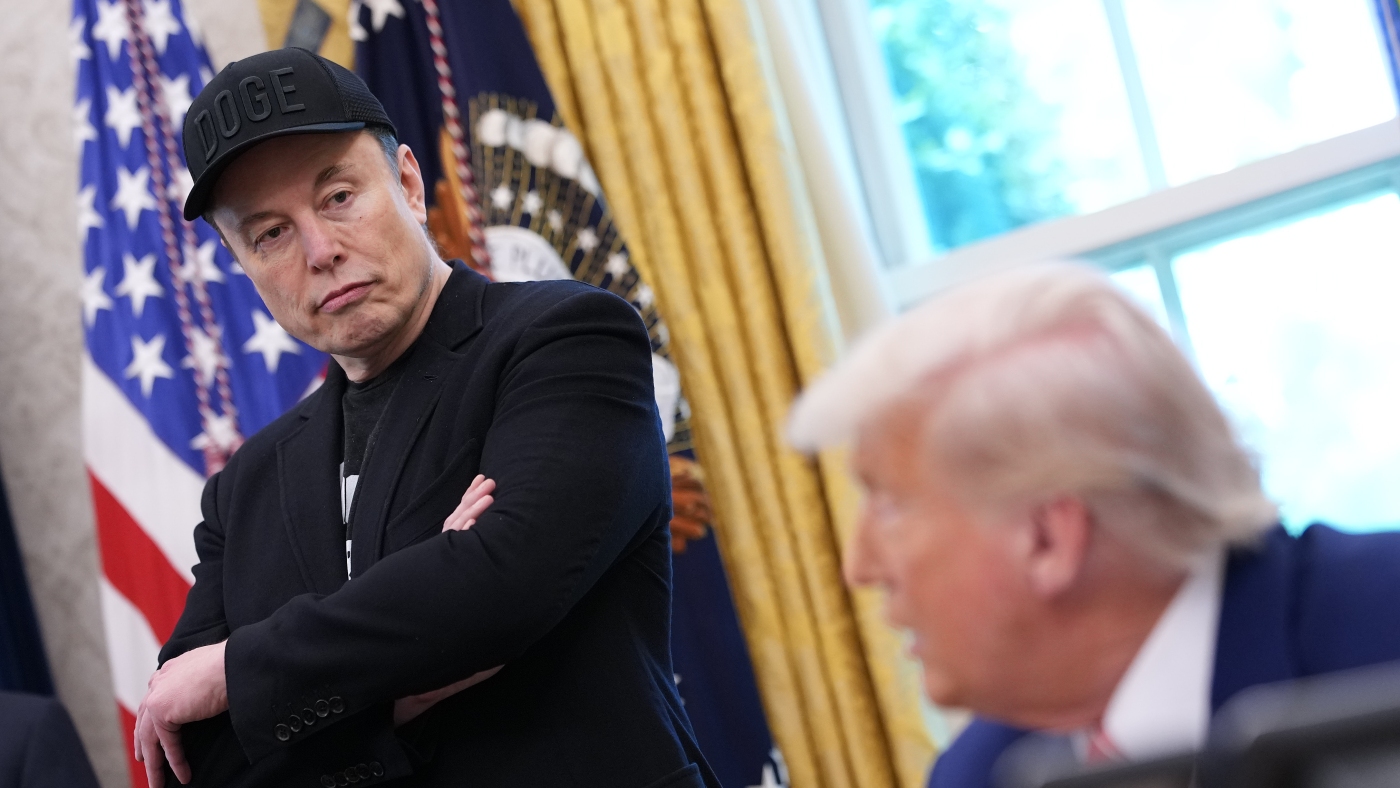 埃隆·马斯克（Elon Musk）说，他关于特朗普的一些社交媒体帖子“太远了”