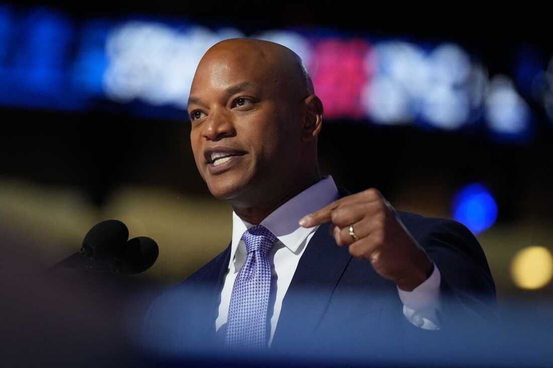 马里兰州州长韦斯·摩尔（Wes Moore）在去年八月在芝加哥举行的民主党全国代表大会上发表讲话。作为州长，摩尔制定了旨在改善年轻人生活的政策。
