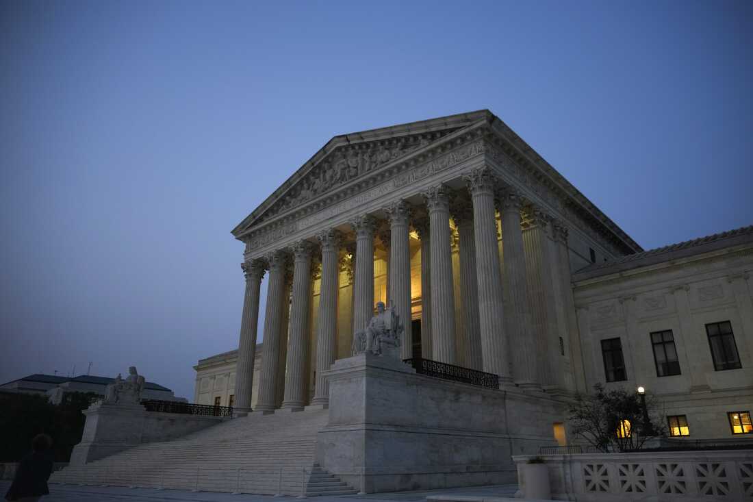 最高法院新闻界再次要求首席大法官约翰·罗伯茨（John Roberts）在线播放意见公告的音频。