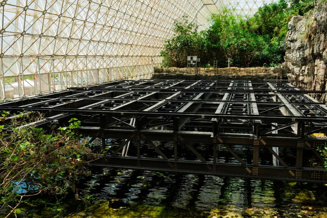 2025年6月20日在亚利桑那州甲骨文的生物圈2的微型海洋。