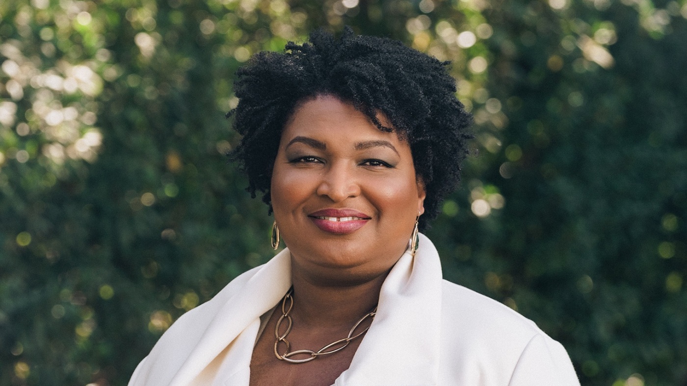 史黛西·艾布拉姆斯（Stacey Abrams）警告专制和选民压制，不排除另一场比赛