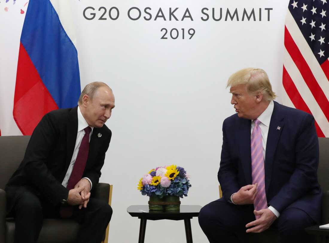 俄罗斯总统弗拉基米尔·普京（Vladimir Putin）和特朗普总统于2019年6月28日在日本大阪的G20峰会上举行了一次会议。