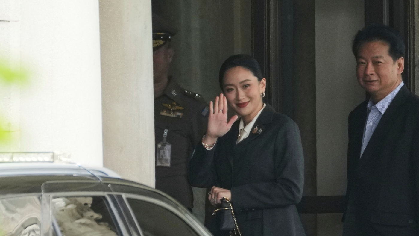 泰国法院因损害柬埔寨领导人的电话而驳回了总理