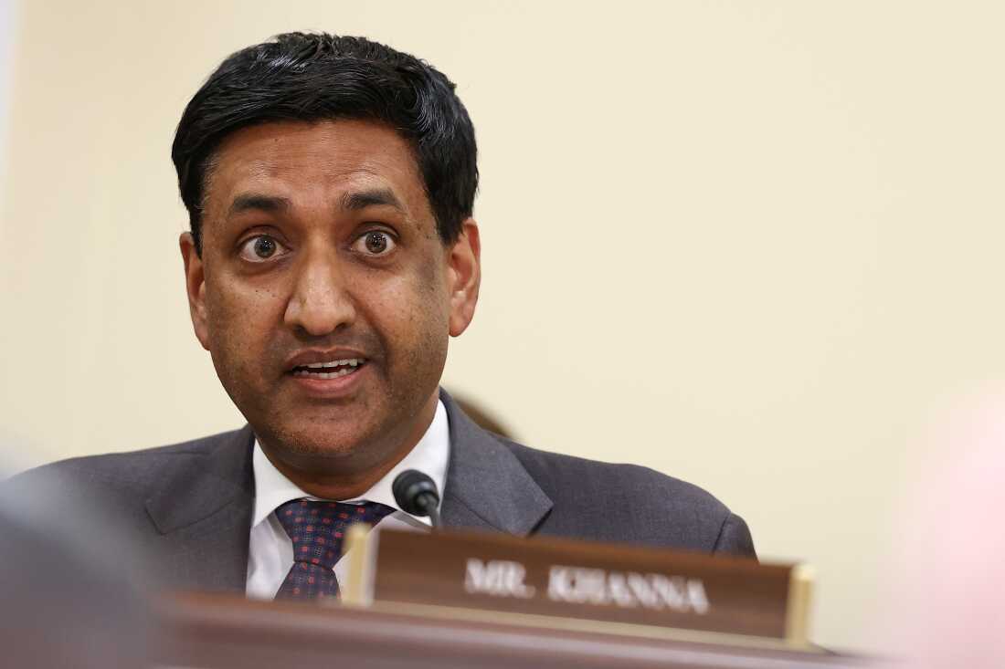 D-Calif的众议员Ro Khanna，在2024年6月11日在华盛顿特区的雷伯恩豪斯办公大楼的众议院监督和问责制委员会对最高法院伦理的圆桌讨论中的询问。