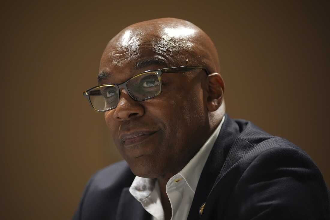 伊利诺伊州总检察长 Kwame Raoul 于 2024 年 11 月 21 日星期四在费城。