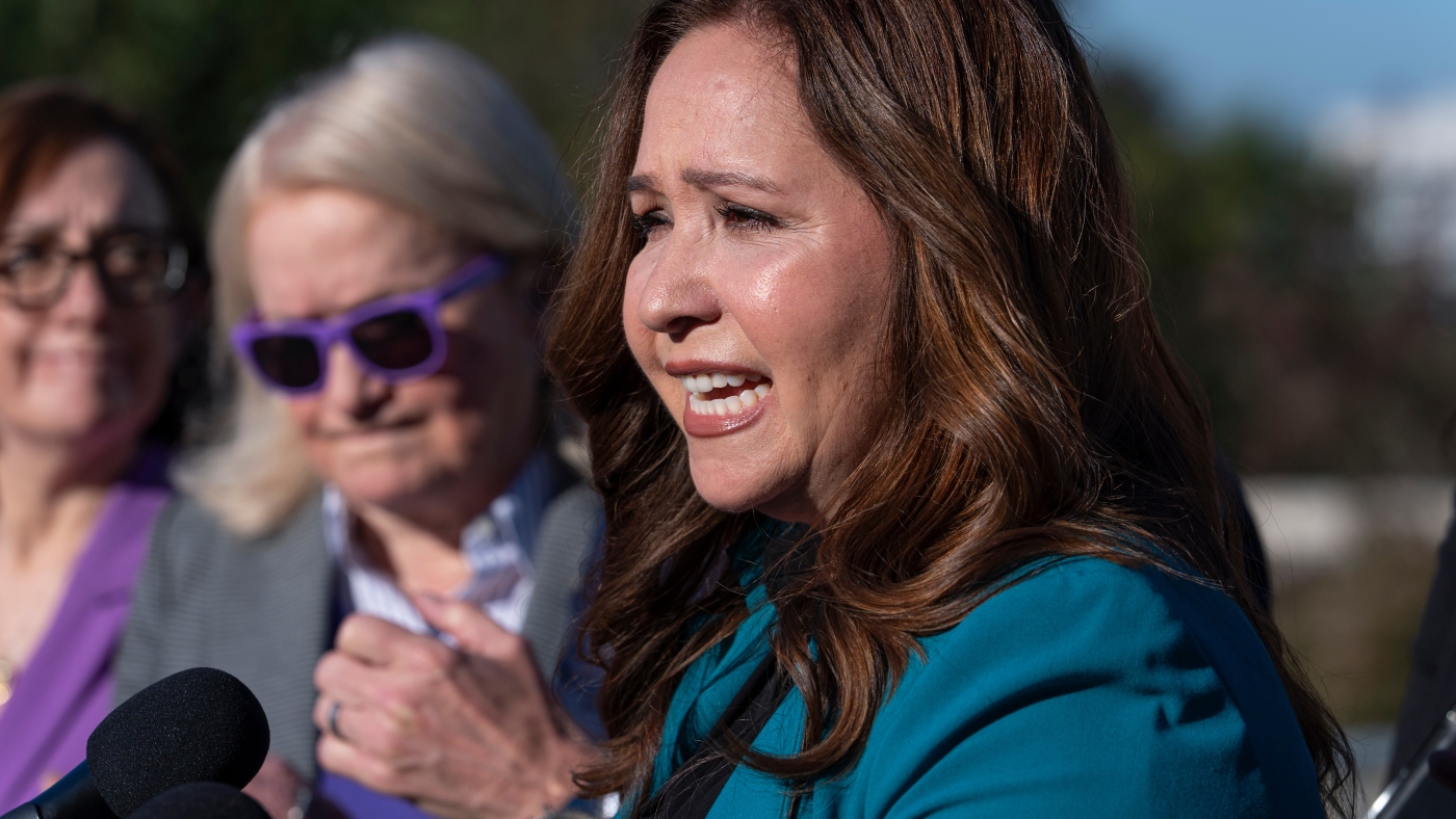 阿德丽塔·格里哈尔瓦（Adelita Grijalva）可以强制对爱泼斯坦文件进行投票，但她仍未宣誓就职