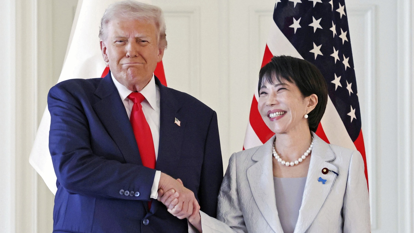 特朗普在访问期间赞扬日本新首相