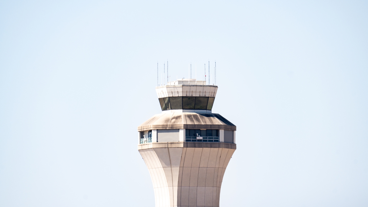 空中交通管制员可能在结束政府关闭方面发挥作用：NPR