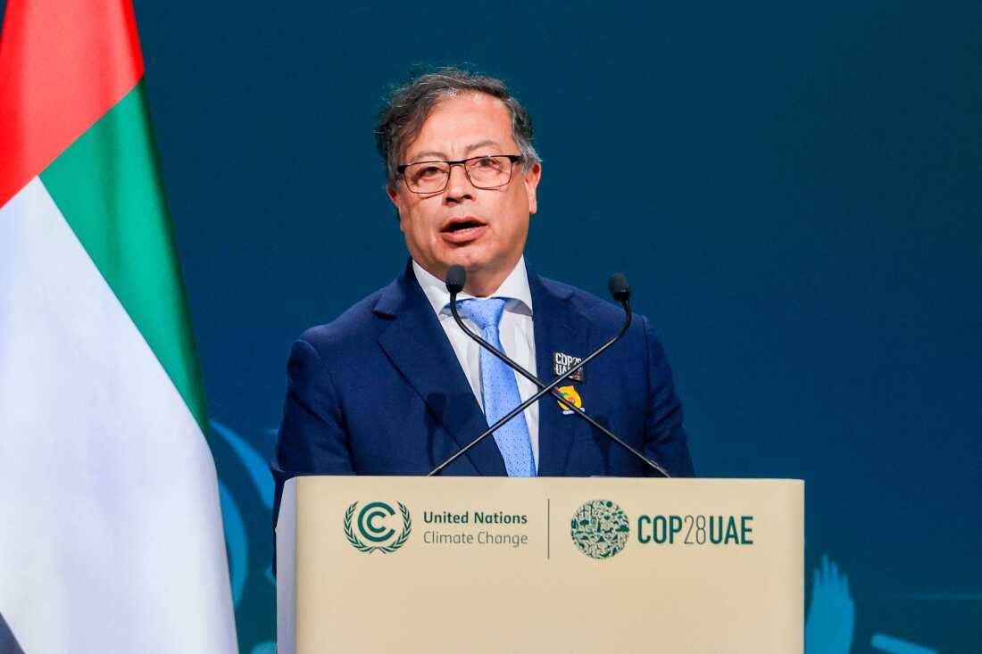 哥伦比亚总统古斯塔沃·佩特罗于 2023 年 12 月 1 日在迪拜举行的联合国气候峰会国家元首和政府首脑高级别会议上发表讲话。由于以色列与哈马斯冲突给峰会蒙上阴影，各国领导人在 12 月 1 日在迪拜举行的联合国气候谈判中占据中心舞台，他们面临着加大力度限制全球变暖的压力