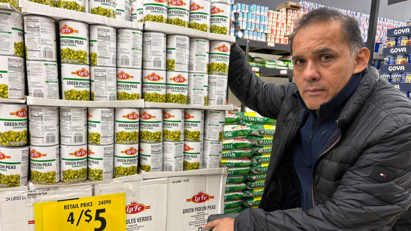 SNAP 食品援助削减也将影响小型杂货店：NPR