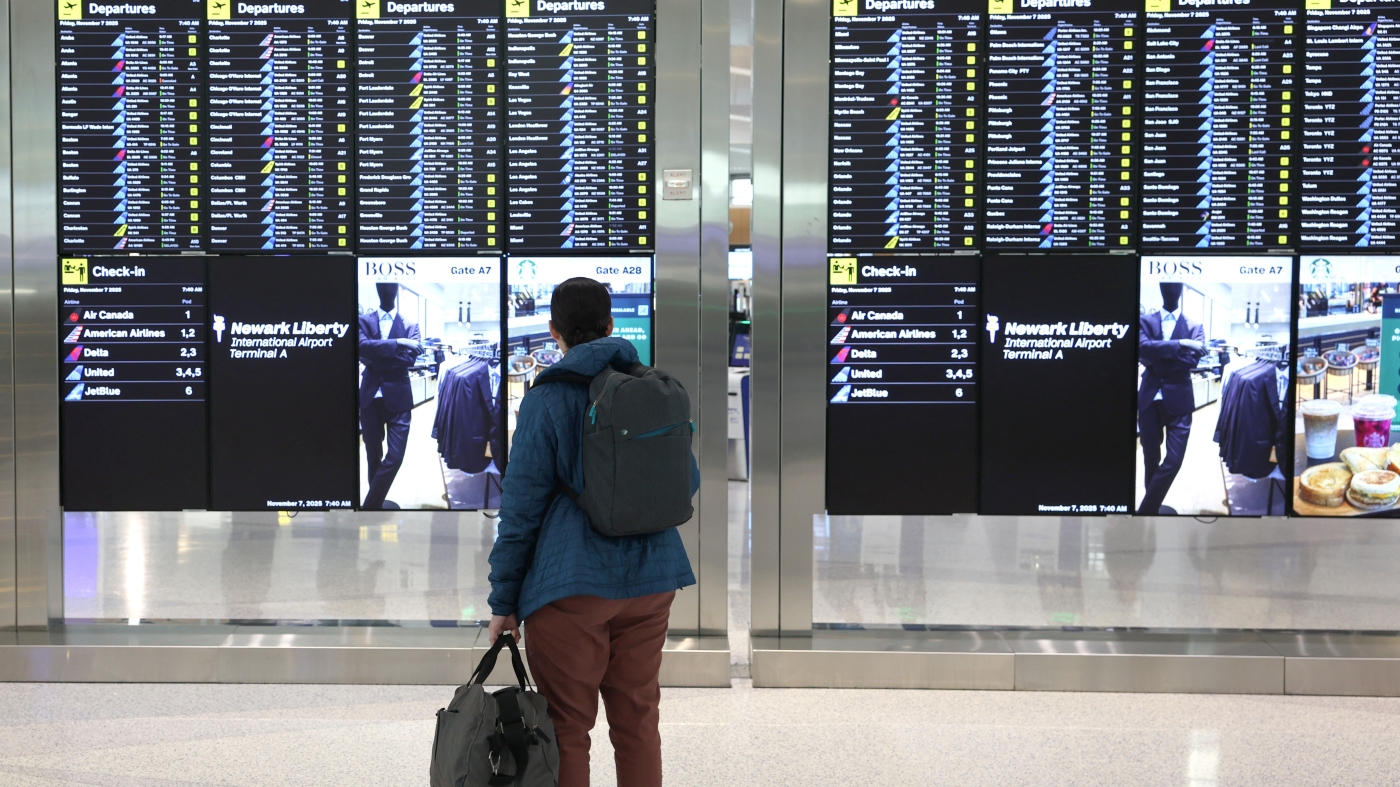 政府关门期间航班取消的旅行提示：NPR