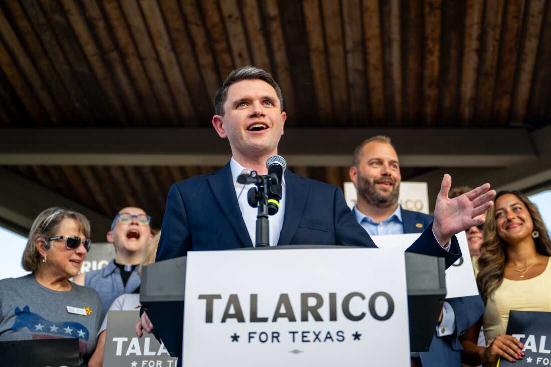 德克萨斯州民主党众议员詹姆斯·塔拉里科 (James Talarico) 于 2025 年 9 月 9 日在德克萨斯州朗德罗克举行的竞选启动集会上发表讲话。