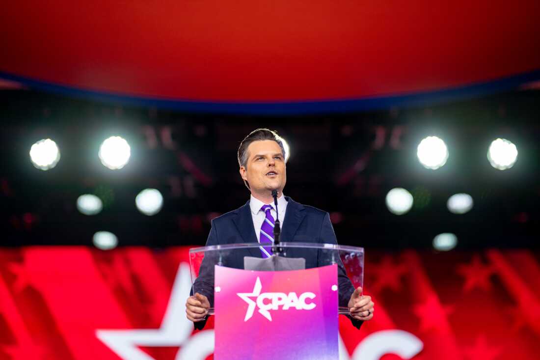 美国前众议员马特·盖茨 (Matt Gaetz) 于 2026 年 3 月 26 日在德克萨斯州格雷普韦恩举行的保守党政治行动会议 (CPAC) 上发表讲话。 CPAC 成立于 1974 年，是一年一度的聚会，汇集了保守派组织、活动人士和全球领导人，讨论当前事件并制定未来的政治议程。 （布兰登·贝尔/盖蒂图片社拍摄）