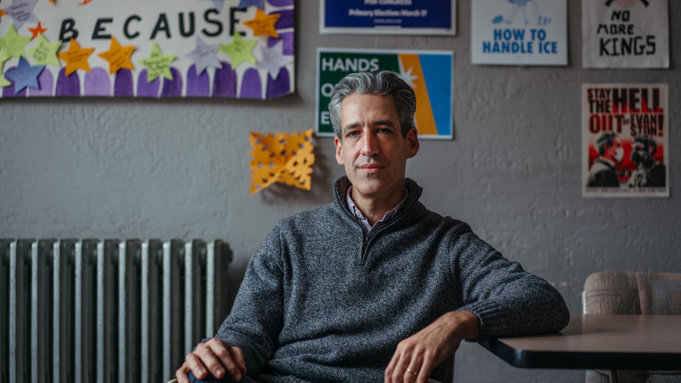 丹尼尔·比斯赢得民主党初选，赢得备受关注的伊利诺伊州众议院席位