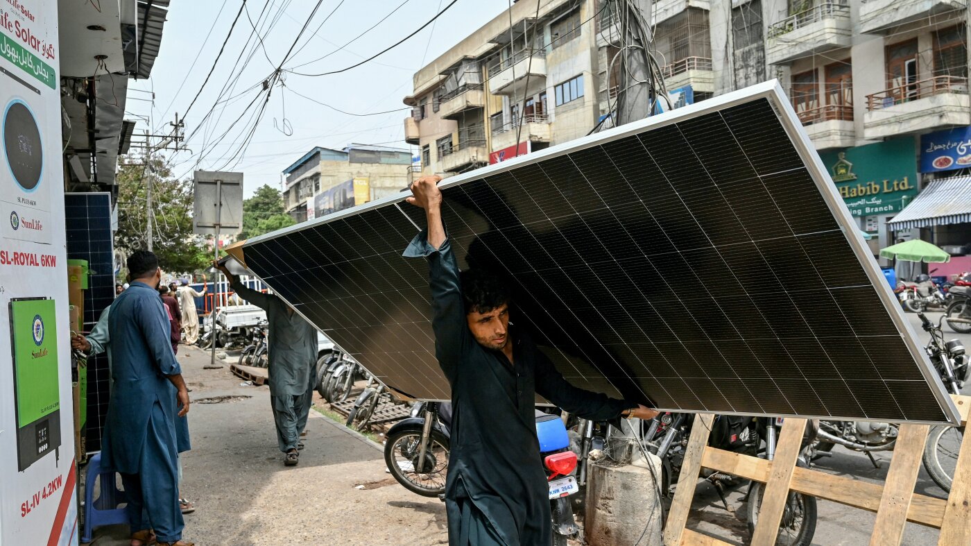 太阳能和电动汽车帮助各国应对伊朗战争带来的能源危机：NPR