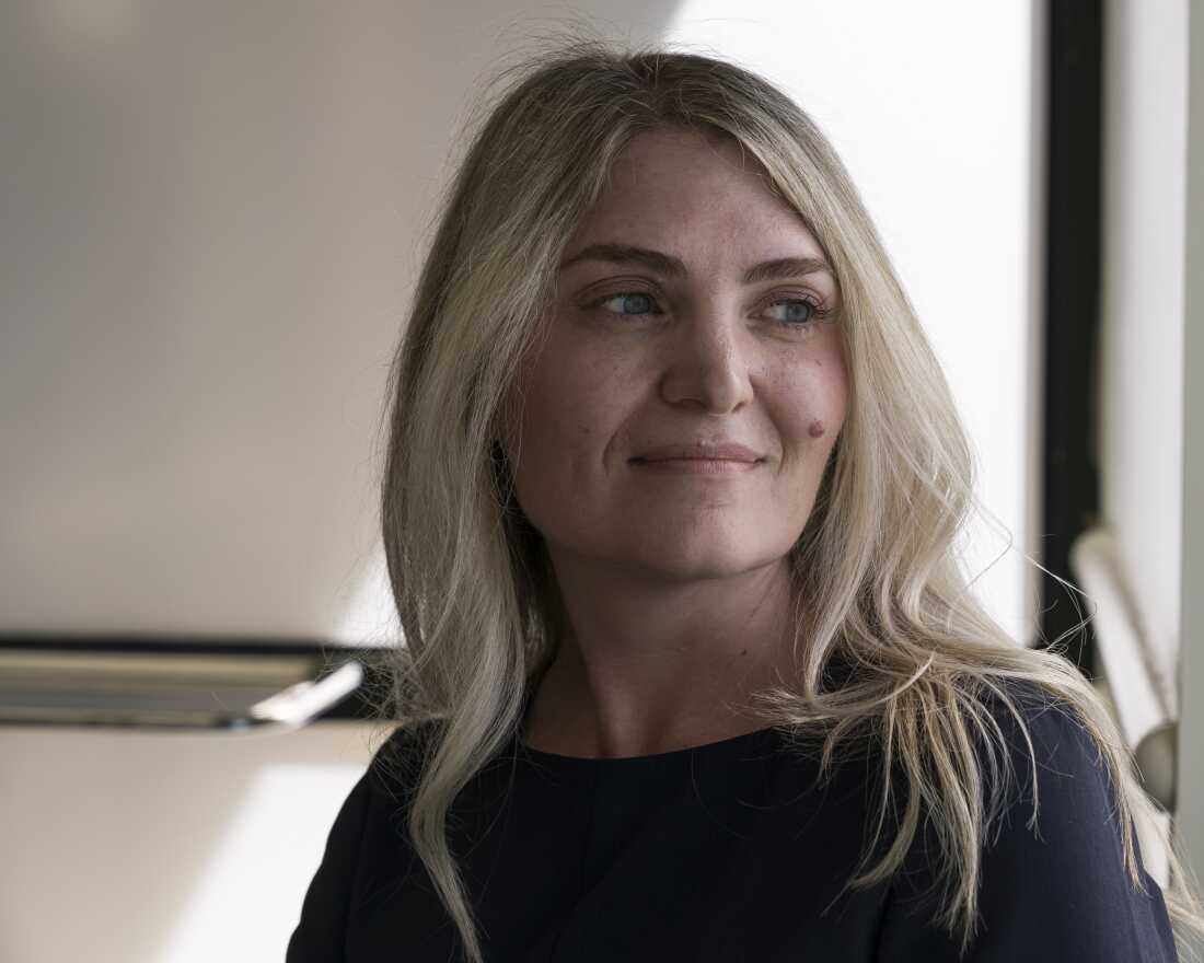 Laura Dalton，DO，MBA，Planned Parenthood 首席医疗运营官 Mar Monte 于 3 月在加利福尼亚州萨克拉门托市的 Planned Parenthood 工作。