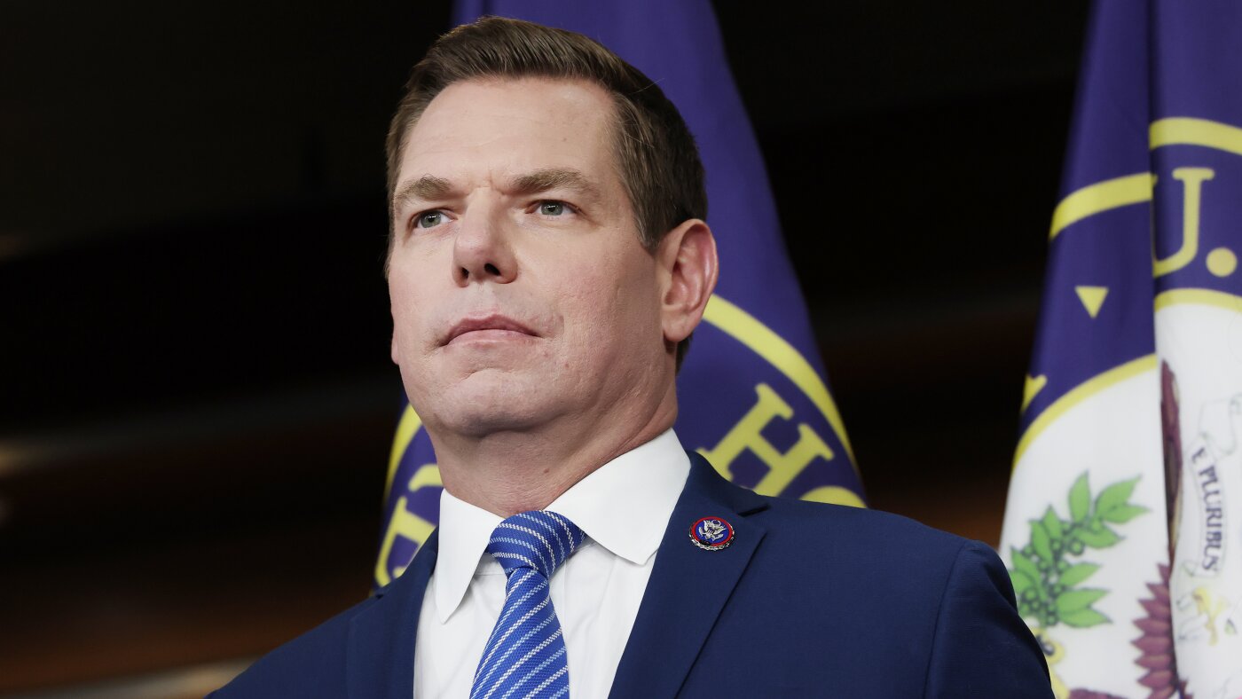 埃里克·斯瓦尔韦尔（Eric Swalwell）将辞去国会职务，因为他因袭击指控而面临强烈反对