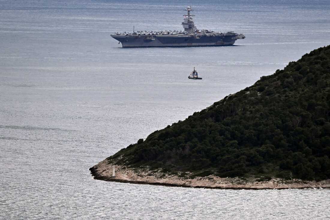 杰拉尔德·R·福特号航空母舰将于 2026 年 3 月 28 日抵达克罗地亚沿海城市斯普利特，按计划进行港口访问和维护停留。（照片由 ELVIS BARUKCIC / 法新社通过 Getty Images 拍摄）
