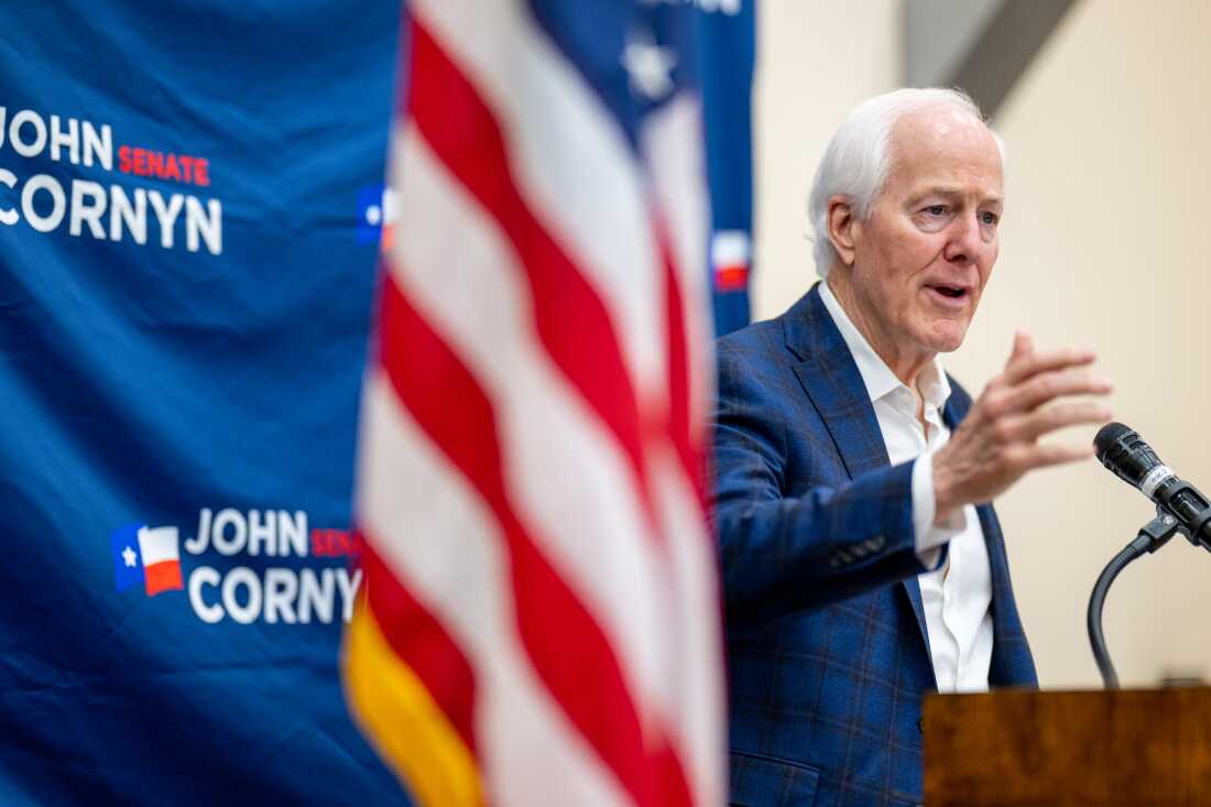 参议员约翰·科宁 (John Cornyn) 于 2026 年 3 月 2 日在德克萨斯州谢尔茨举行的“退出投票”竞选集会上发表讲话。