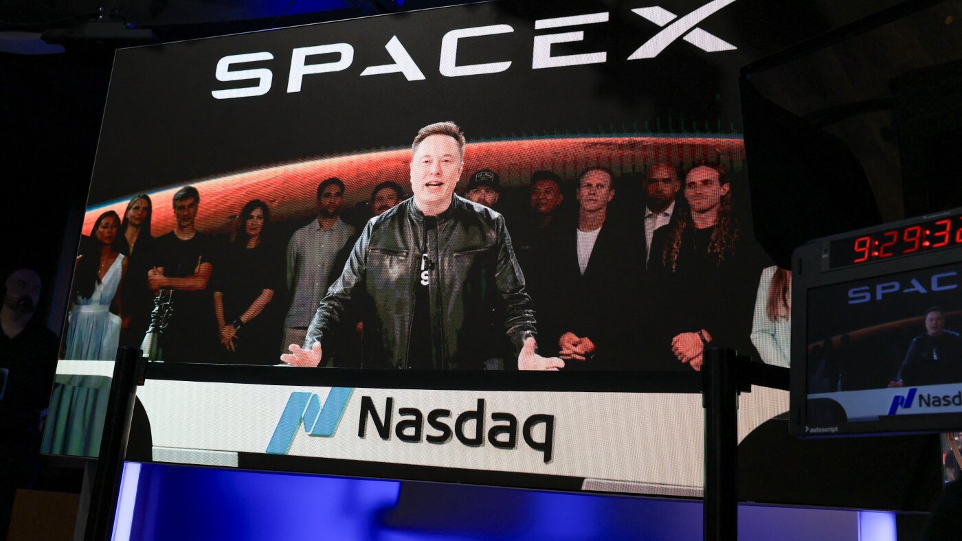 SpaceX 上市，目前市值数万亿美元。现在会发生什么？ ：考虑 NPR 的这一点 ：NPR