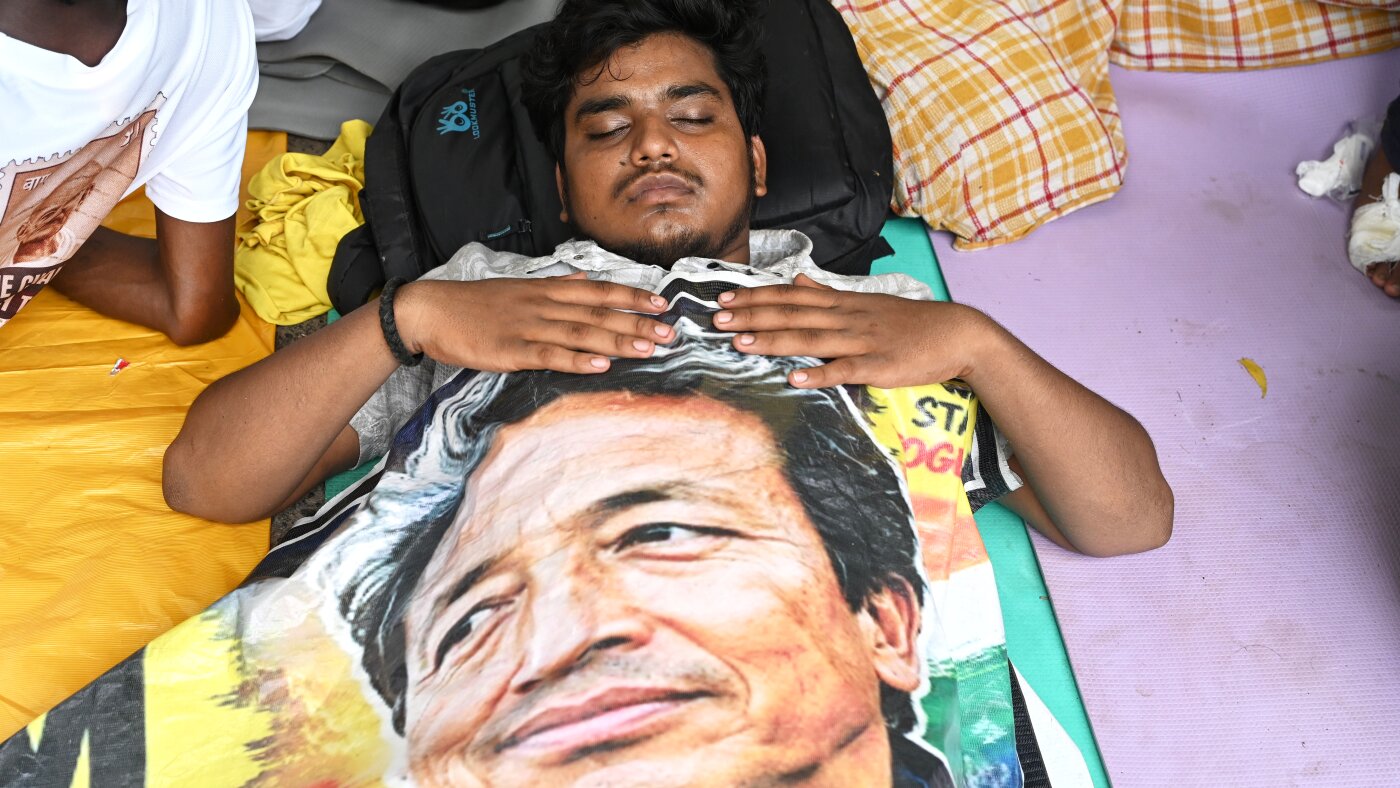 印度活动人士旺楚克结束26天绝食抗议，“蟑螂”抗议者誓言继续前进